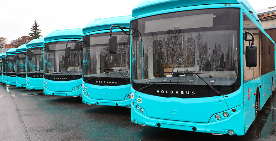 Петербург намерен купить 500 автобусов и 100 электробусов до конца года