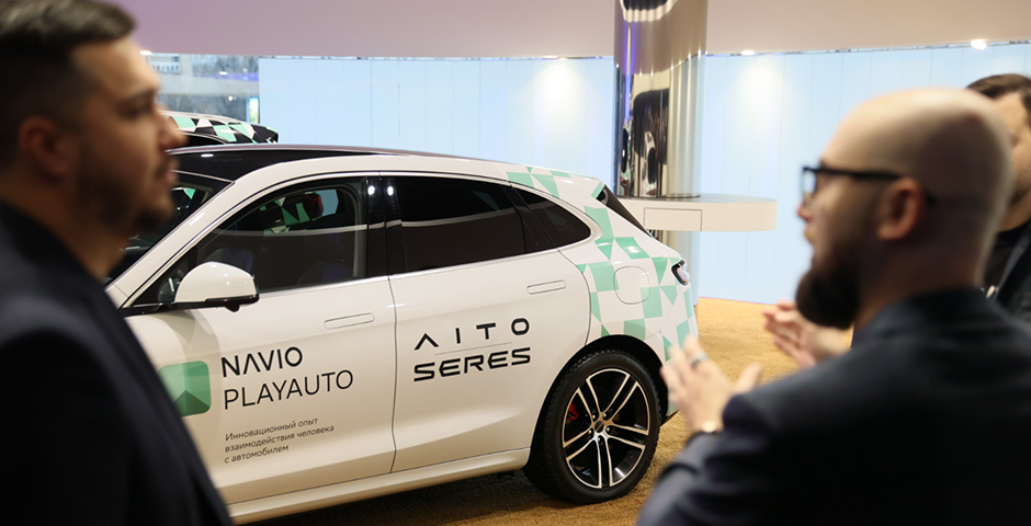 Премиальные автомобили SERES получили новое мультимедиа-решение с сервисами Сбера