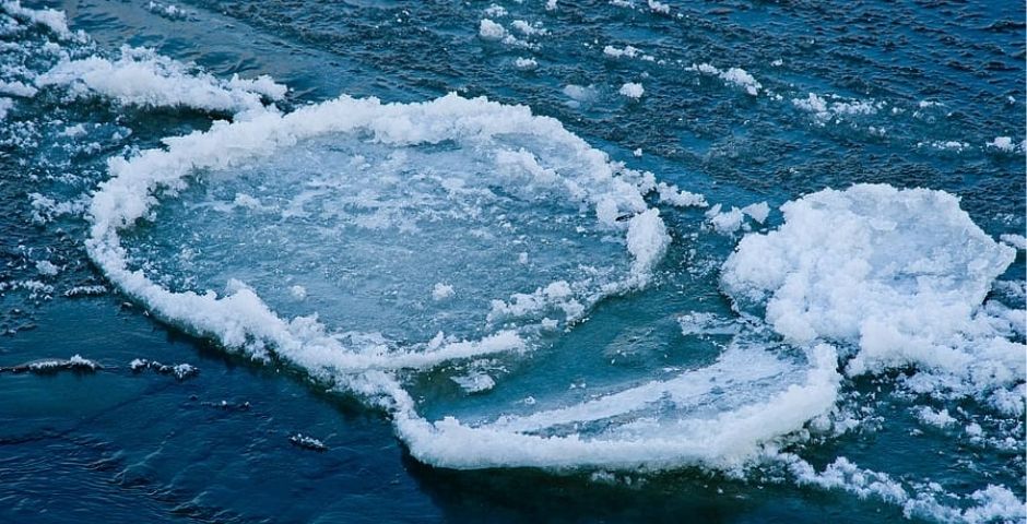 Спасатели предупредили россиян об опасности непрочного льда