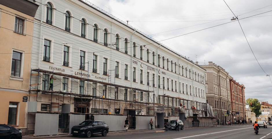 В Петербурге при реставрации «Метрополя» нашли уникальный декор XIX века