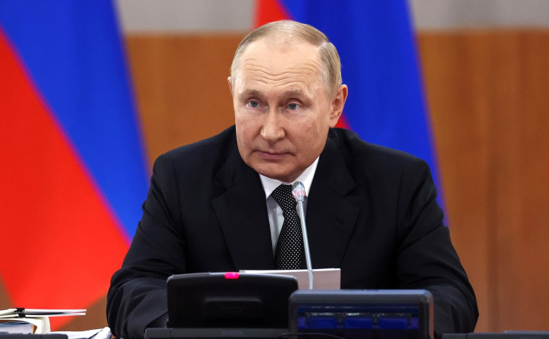 Путин утвердил ратификацию договоров о принятии ДНР и ЛНР в Россию