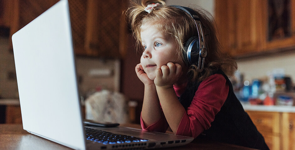 Исследование: каждый третий родитель хочет, чтобы дети проводили в интернете не более 2 часов в день