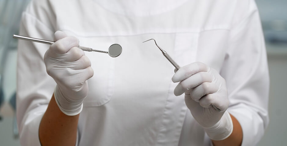 Подавляющее большинство стоматологий Москвы и Петербурга работают без лицензий