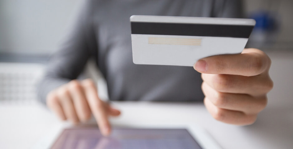 Россиянам сообщили, что истекшие карты Visa и MasterCard продолжат работать