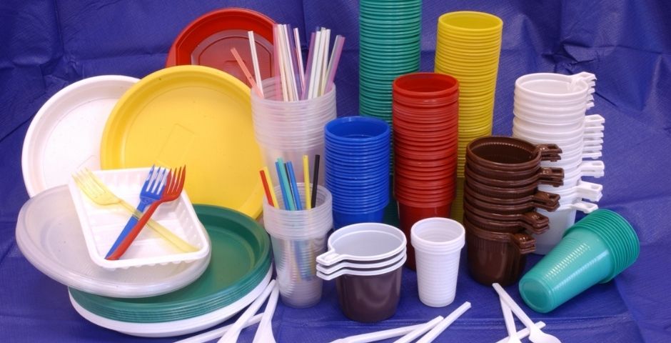 Исследование: россияне готовы отказаться от пластиковой посуды