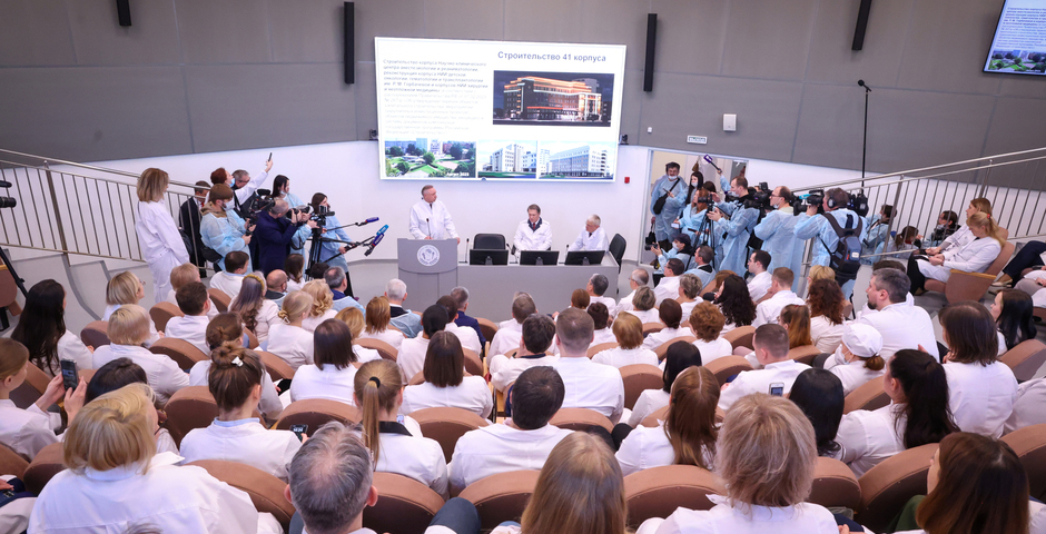 Михаил Мурашко открыл новый корпус медицинского вуза в Петербурге