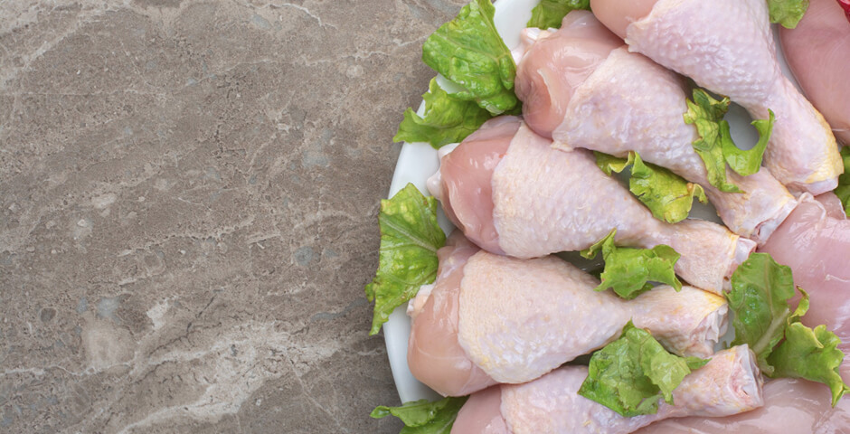 В продуктовых магазинах Петербурга обнаружили куриное мясо с сальмонеллой