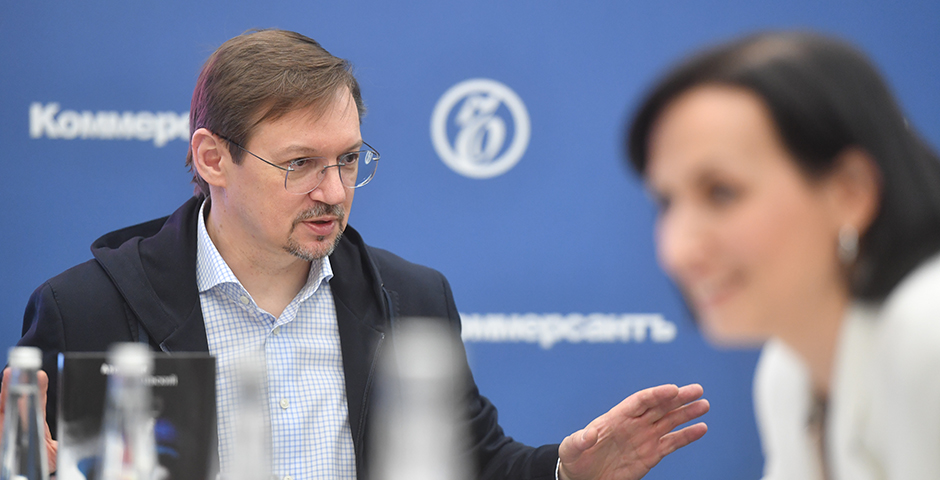 Александр Журавский представил в офисе «Коммерсантъ Северо-Запад» свой роман «Альтернатива»