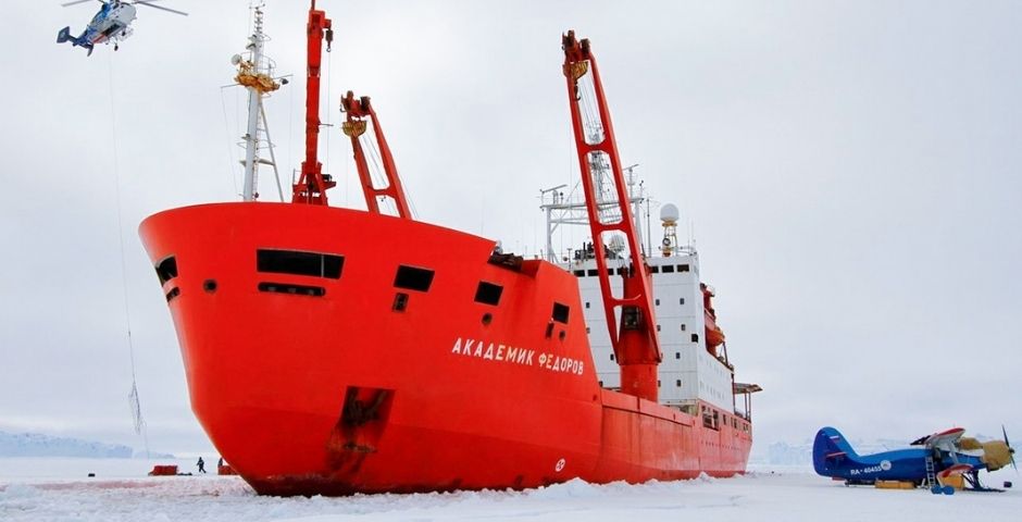 Из Петербурга в экспедицию в Антарктиду отправился «Академик Федоров»