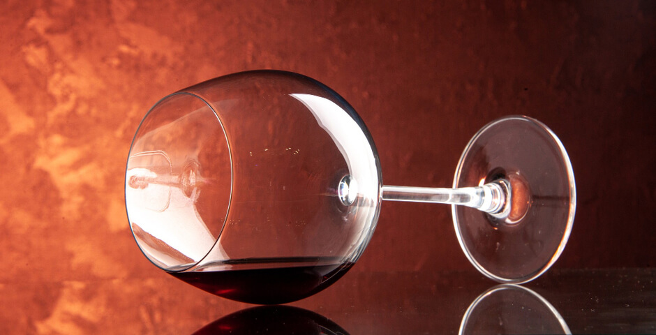 Эксперты определили количество алкоголя, которое житель Петербурга выпивает за месяц