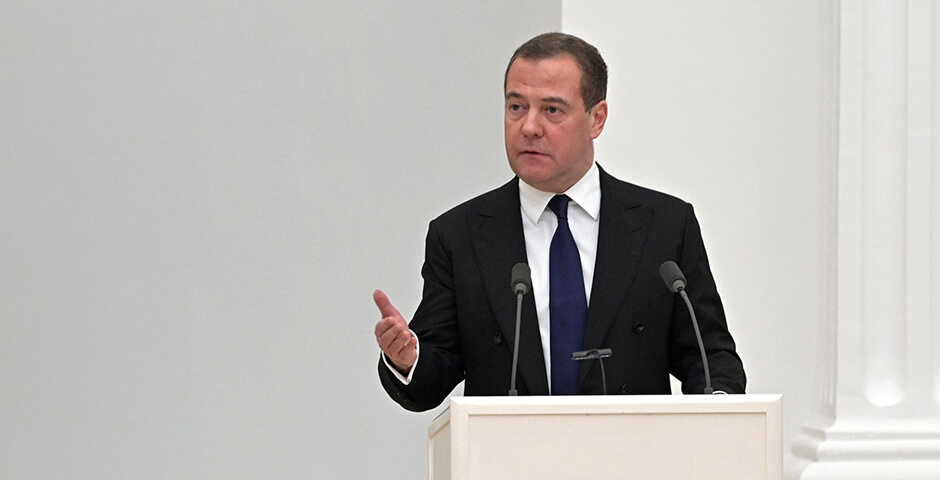 Медведев заявил, что школы должны носить имена героев спецоперации
