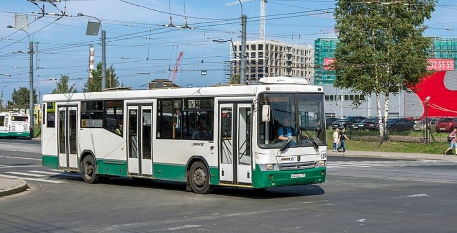 В Петербурге автобусы и троллейбусы будут сами следить за нарушением ПДД