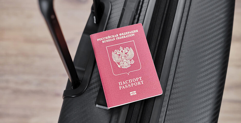Литва и Латвия больше не признают пятилетние загранпаспорта россиян