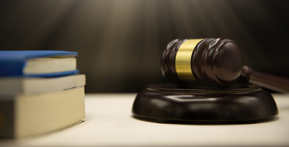 Петербургский суд оштрафовал бизнесмена за нижнее белье с сатанинской* символикой