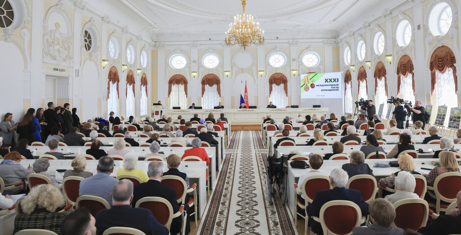 На выплаты петербуржцам ко Дню Победы направят более 1 миллиарда рублей