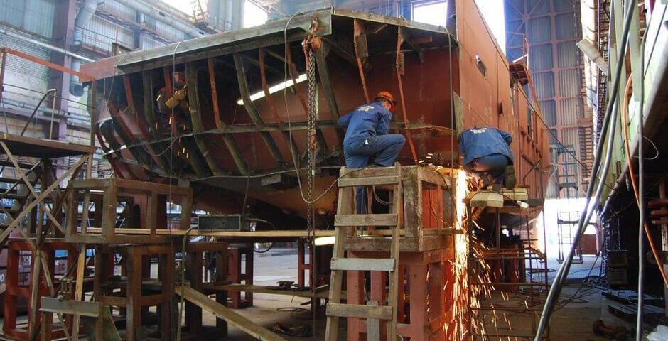 Онежский завод не восстановил график постройки судов после возгорания