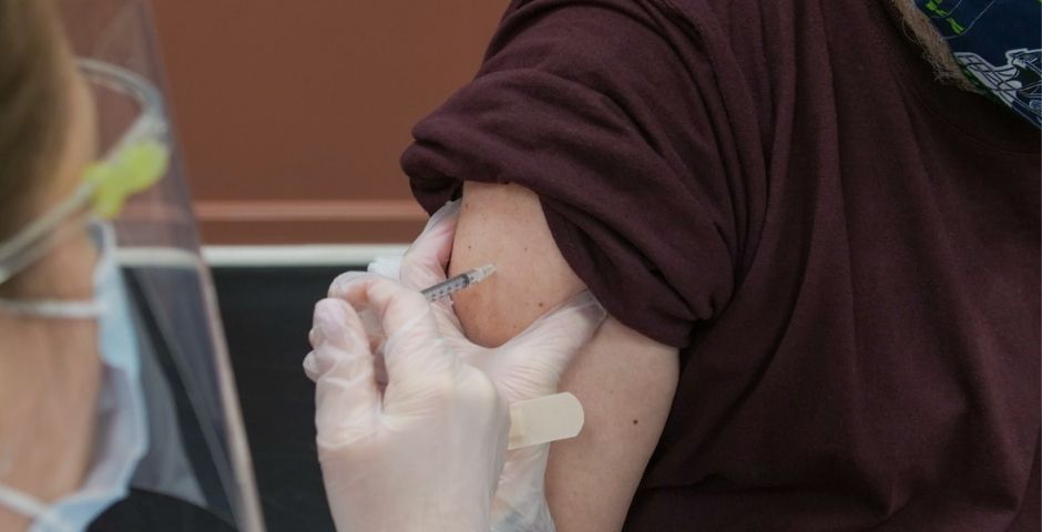 В Петербург привезли новую партию вакцины «Спутник Лайт»