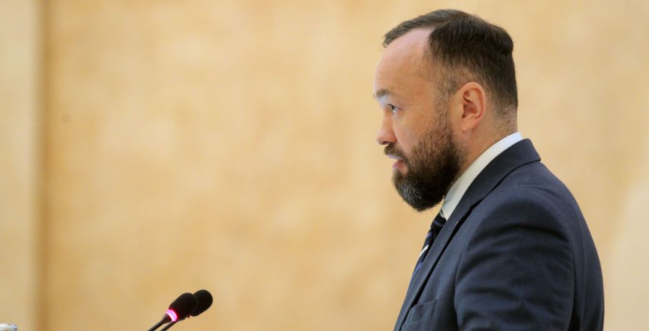 Петербургский депутат предложил простить россиянам пени и штрафы по кредитам