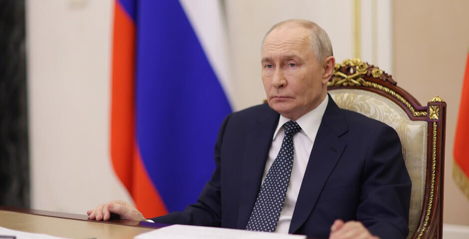 Путин поручил временно заморозить порог доходов для малого бизнеса
