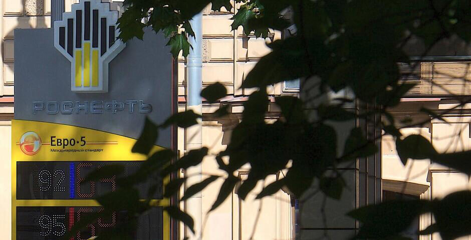 За неделю бензин в Петербурге слегка подорожал