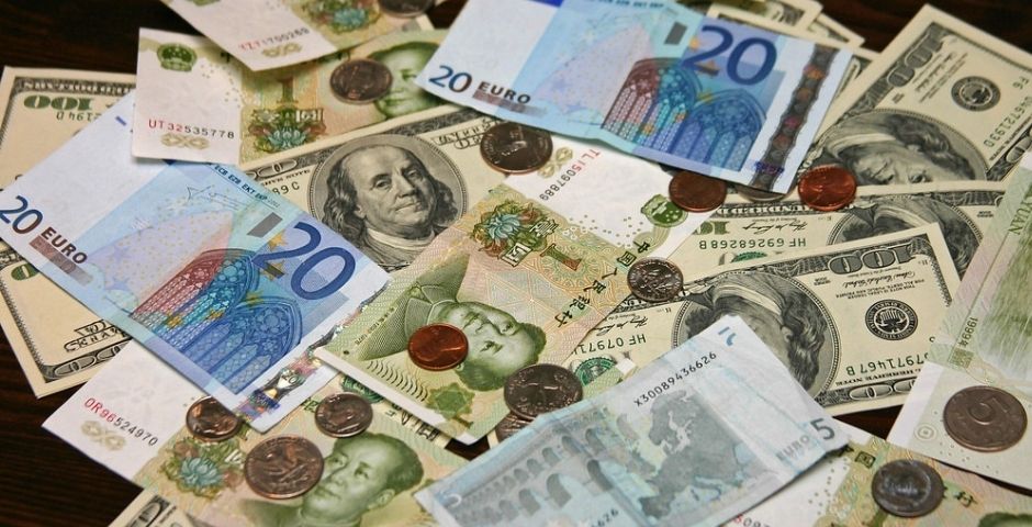 Аналитик заявил, что доллар подешевеет до 60 рублей