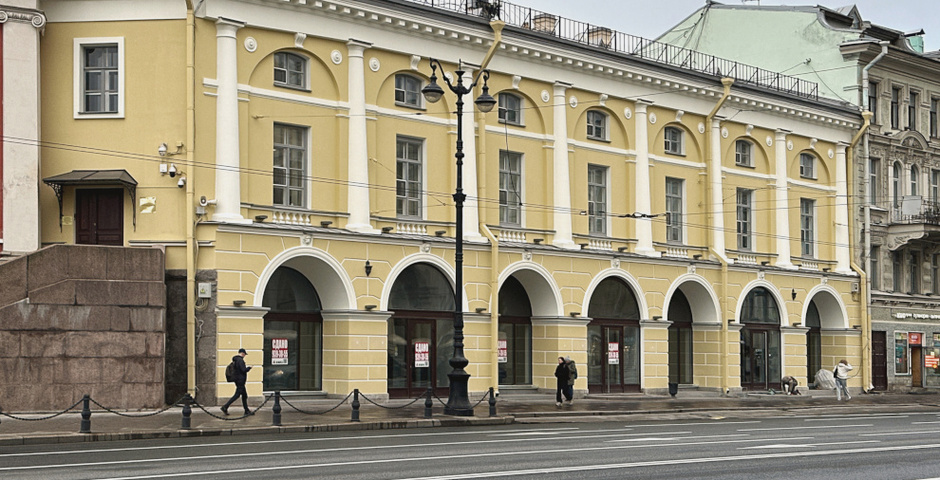 В Петербурге завершается реставрация «Серебряных рядов» на Невском проспекте