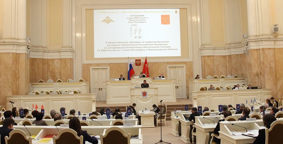 Губернатору Петербурга предложили разобраться с «псевдожильем»