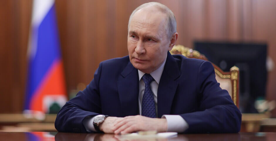 Путин присвоил звание Героя России рядовому, который в одиночку 68 дней удерживал позиции в ДНР