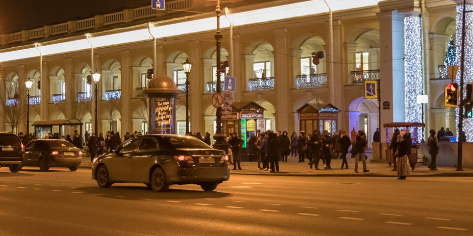 В Петербурге мужчина напал на сотрудника ОМОНа