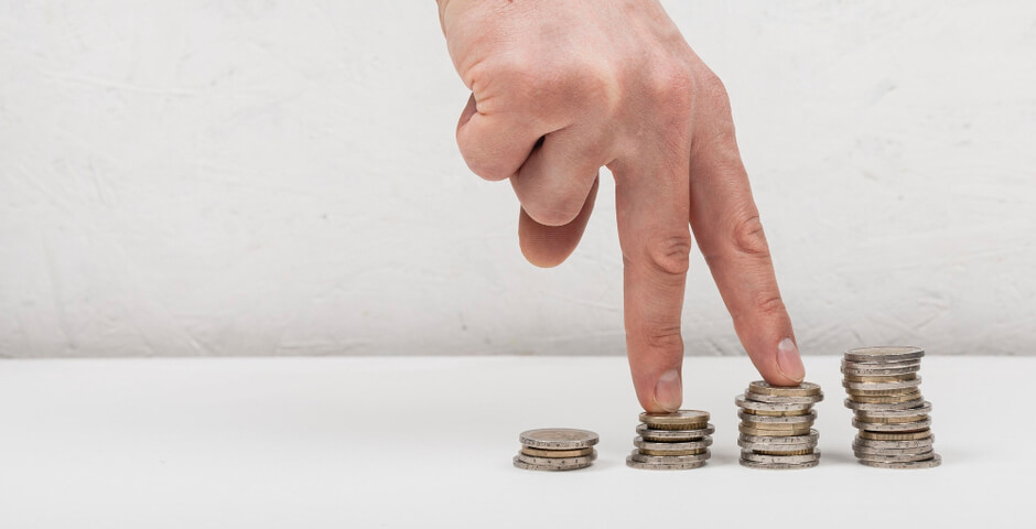 Перечислены отрасли, зарплата в которых превысила 100 тысяч рублей