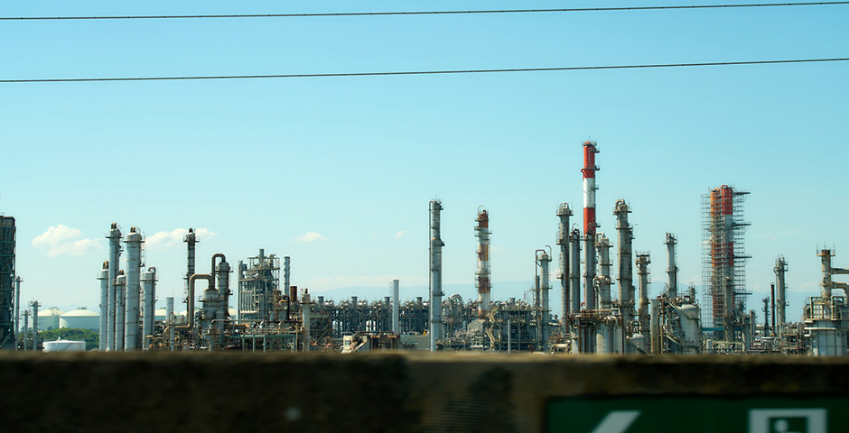 В развитие нефтехимической отрасли вложат 1 триллион рублей