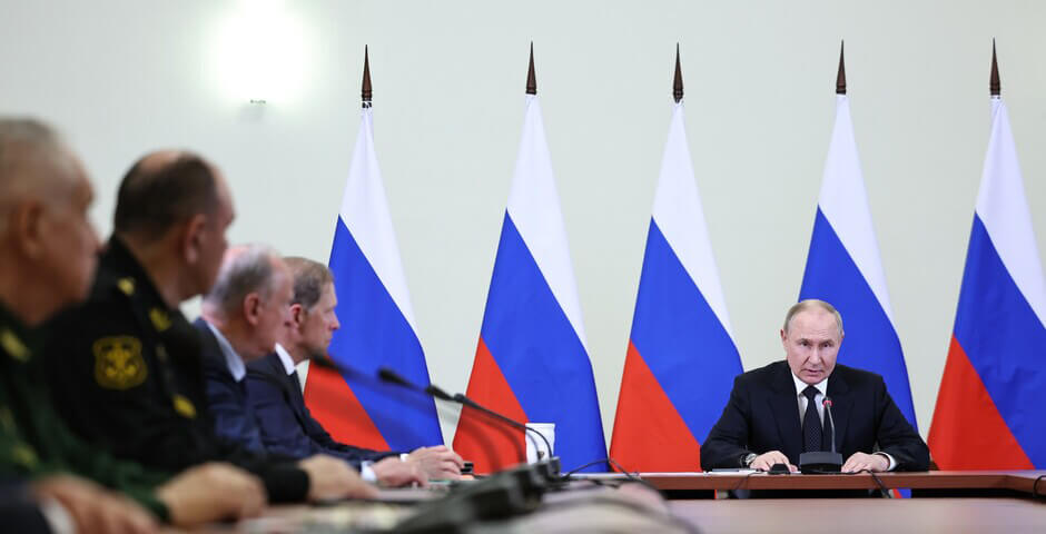 Путину вручили медаль Морской коллегии «За верность флоту»
