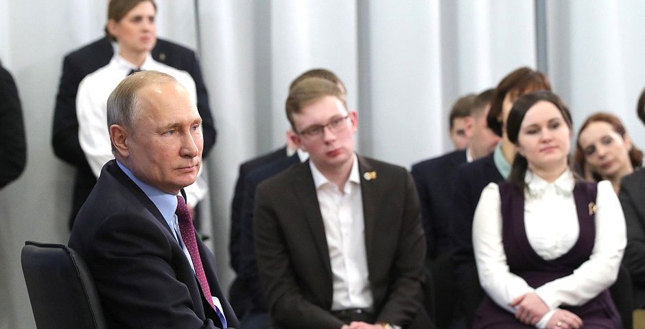 Путин во время визита в Череповец объяснил, зачем нужны поправки к Конституции