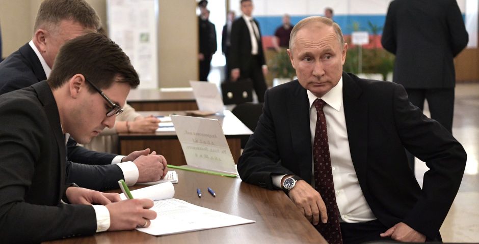 Кремль допускает перенос голосования по поправкам к Конституции, весенний призыв тоже под угрозой