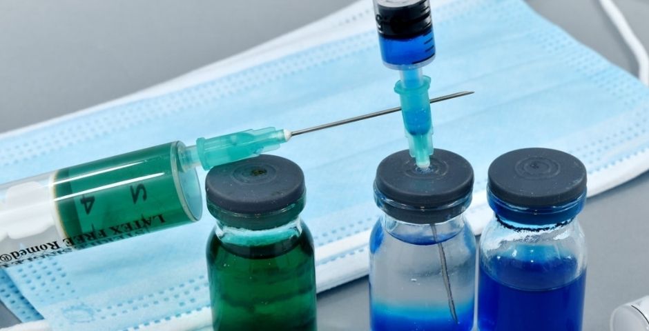 В Петербург поступило еще 20 тыс. доз вакцины от коронавируса