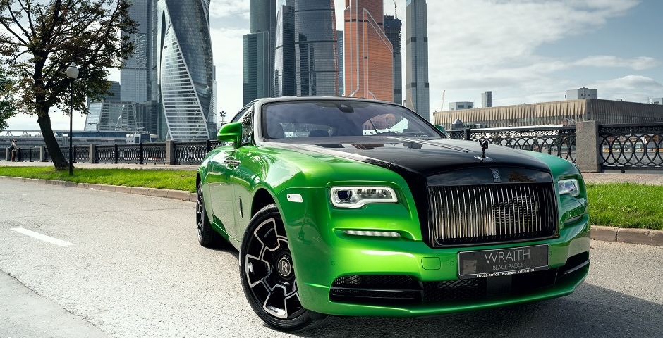 Компания Rolls-Royce представила эксклюзивные автомобили Wraith и Phantom