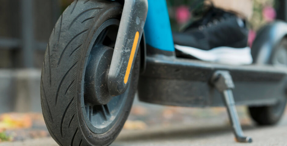 В центр Петербурга могут вернуть парковки для самокатов