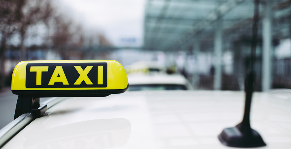 В Петербурге в первом полугодии таксистами оформлено в два раза больше разрешений