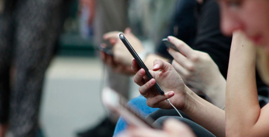 Мобильная связь в России уже подорожала на 8%