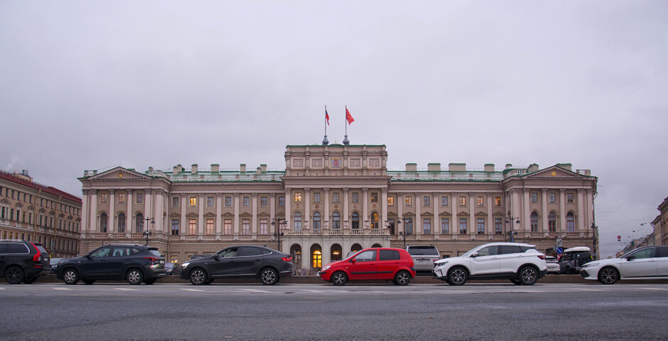 В Петербурге семьи инвалидов с детства освободят от транспортного налога