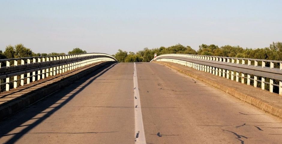 Крупную петербургскую магистраль починят в рамках «Безопасных качественных дорог»