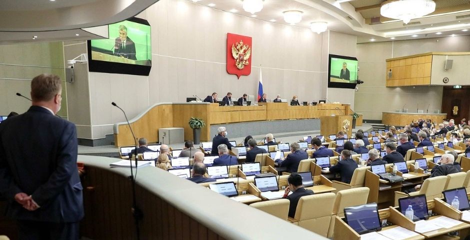 Депутаты задумались запретить менять управляющие компании в домах россиян