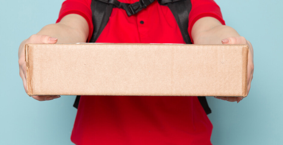 В городе на Неве начали блокировать аккаунты курьеров-мигрантов