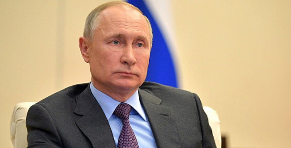 Правительству досталось от Путина за формулировки правил выплат медикам