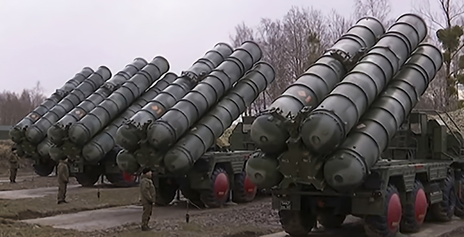 В Калининградской области прошли военные учения с системами ПВО С-400