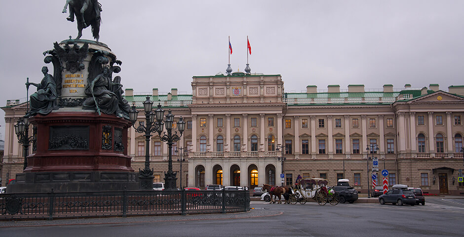 В Петербурге хотят разрешить регионам создавать госкомбинаты питания для школ