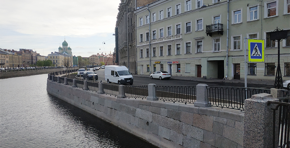 В Петербурге завершена реконструкция участка набережной канала Грибоедова