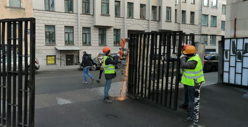 В Петербурге освободили более 40 тыс. кв. м от незаконных автостоянок
