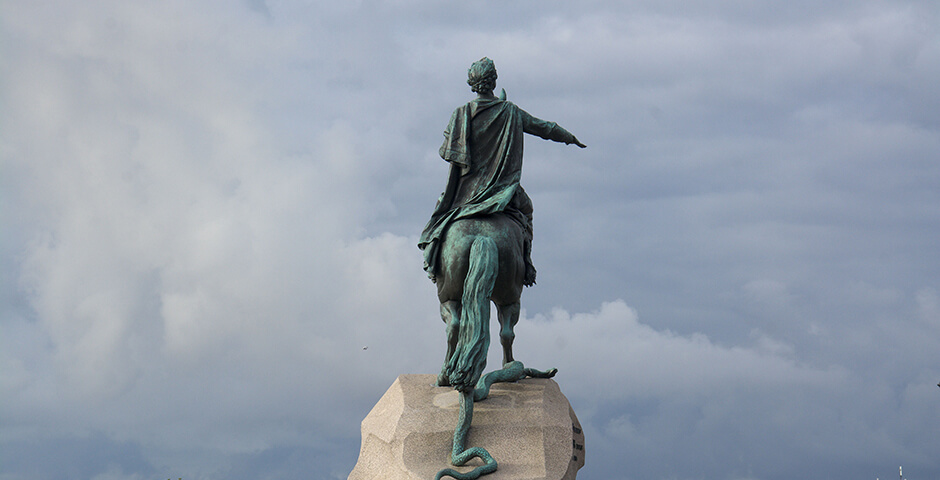 По итогам года в бюджет Петербурга поступило 1,4 триллиона рублей