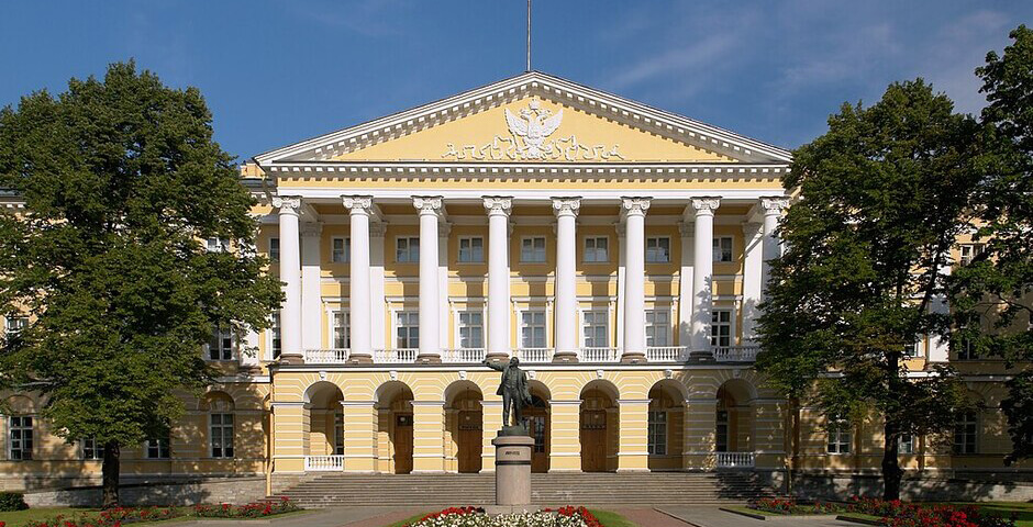 Петербург направит почти 200 миллионов рублей на поддержку промышленных и молочных предприятий
